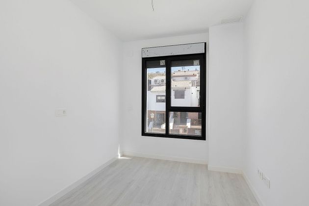 Foto 1 de Pis nou en venda a calle De Caicena de 4 habitacions amb piscina i aire acondicionat