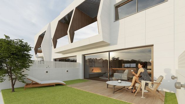 Foto 2 de Venta de casa nueva en calle Rio Madera de 4 habitaciones y 350 m²