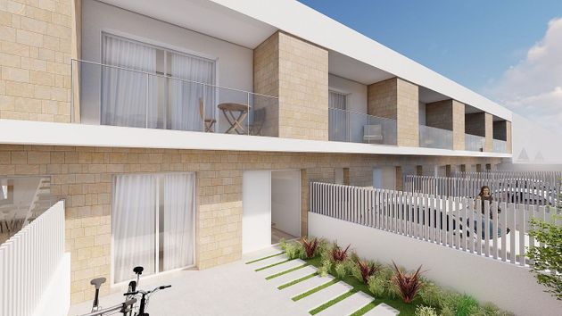 Foto 2 de Casa nova en venda a calle Costa Garraf de 3 habitacions amb jardí
