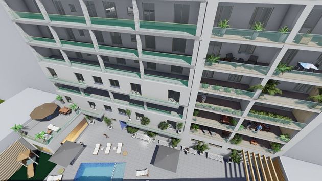 Foto 2 de Venta de piso nuevo en calle Pérez Galdós de 5 habitaciones con piscina y ascensor