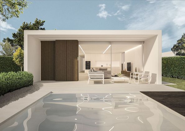 Foto 1 de Casa nova en venda a La Cañada de 3 habitacions amb piscina i jardí