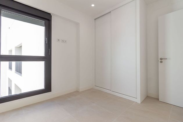 Foto 2 de Alquiler de piso nuevo en calle Murga de 2 habitaciones con ascensor