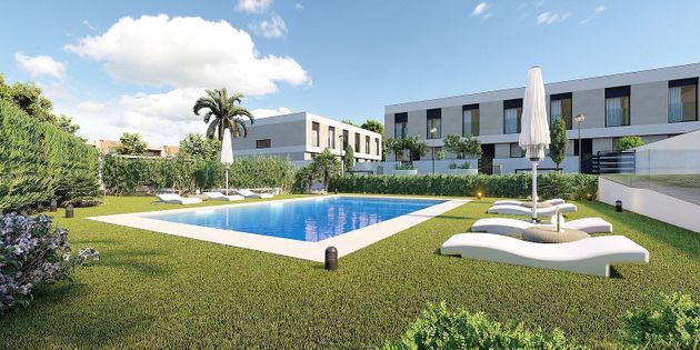 Foto 2 de Casa nova en venda a calle Adelfas de 4 habitacions amb piscina i jardí