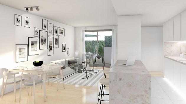 Foto 1 de Venta de piso nuevo en calle Carlos Gangoiti de 2 habitaciones con jardín