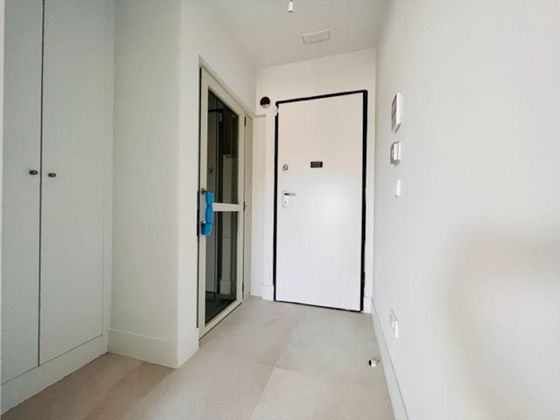 Foto 2 de Piso nuevo en venta en calle Del Espolón de 4 habitaciones con ascensor