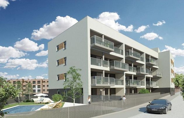 Foto 2 de Piso nuevo en venta en urbanización Lavaderos de 3 habitaciones con piscina y ascensor