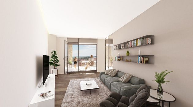 Foto 1 de Venta de piso nuevo en calle Ferroviario de 3 habitaciones con piscina y ascensor
