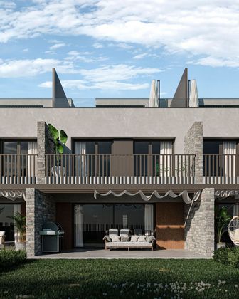 Foto 1 de Casa nueva en venta en calle Celorio de 3 habitaciones con piscina y jardín