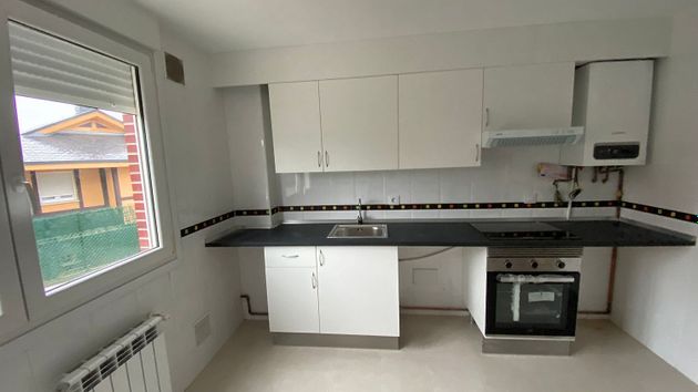 Foto 1 de Casa nova en venda a calle Brazoma de 4 habitacions i 218 m²