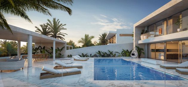 Foto 2 de Casa nova en venda a calle Des Cap Martinet de 6 habitacions amb piscina i jardí