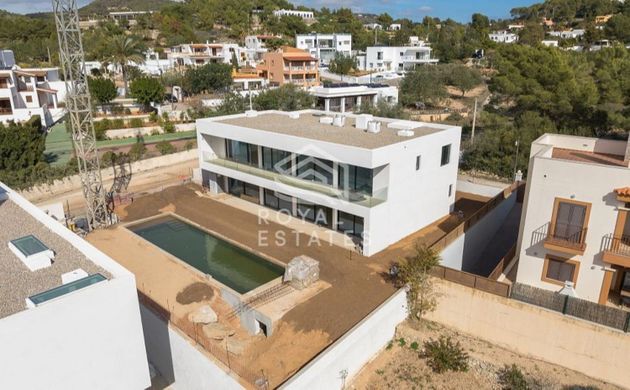 Foto 1 de Casa nueva en venta en calle Can Pep Simó Talamanca de 5 habitaciones con piscina y jardín