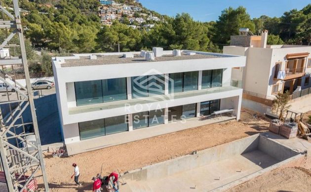 Foto 2 de Casa nova en venda a calle Can Pep Simó Talamanca de 5 habitacions amb piscina i jardí