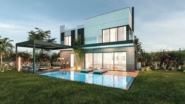 Foto 1 de Venta de casa nueva en calle Pintor Vigilio Galan de 4 habitaciones con piscina y jardín
