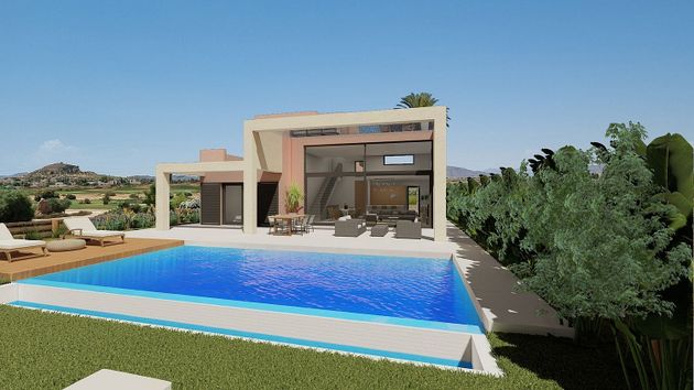 Foto 1 de Casa nova en venda a calle Las Cunas de 4 habitacions amb piscina i jardí