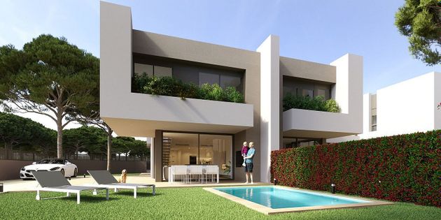 Foto 1 de Venta de casa nueva en calle Osona de 4 habitaciones con piscina y jardín