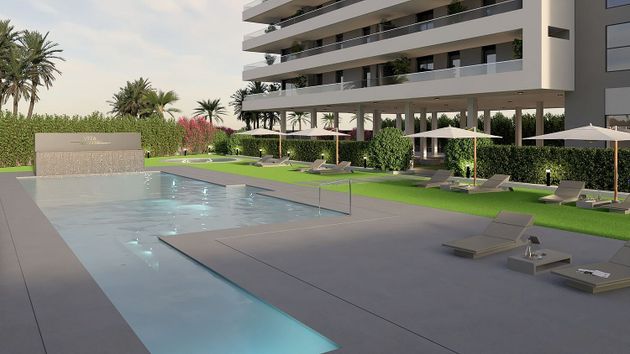 Foto 2 de Pis nou en venda a calle Torrecardenas de 3 habitacions amb piscina i ascensor