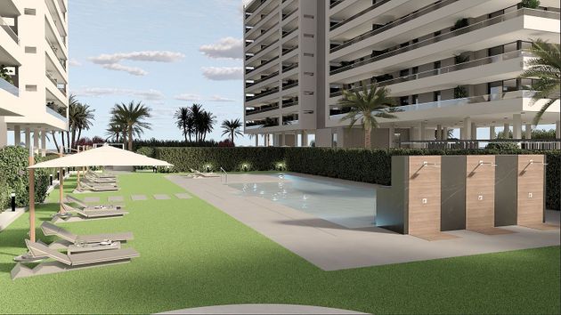 Foto 1 de Piso nuevo en venta en calle Torrecardenas de 3 habitaciones con piscina y ascensor