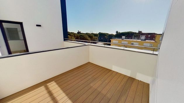 Foto 2 de Piso nuevo en venta en calle Castelldefels de 2 habitaciones con piscina y ascensor