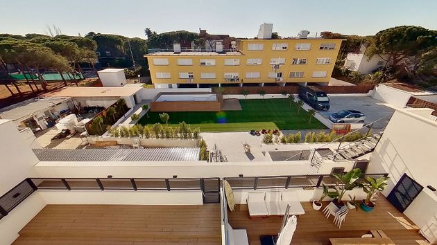 Foto 1 de Pis nou en venda a calle Castelldefels de 3 habitacions amb piscina i ascensor