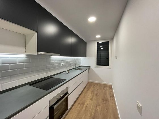 Foto 1 de Venta de piso nuevo en calle Carrilet de 2 habitaciones y 56 m²