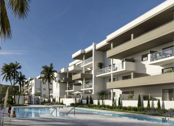 Foto 2 de Venta de piso nuevo en calle Tunez de 3 habitaciones con piscina y jardín