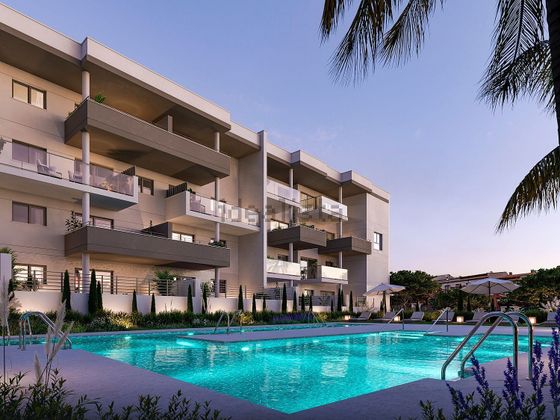 Foto 1 de Pis nou en venda a calle Tunez de 3 habitacions amb piscina i jardí