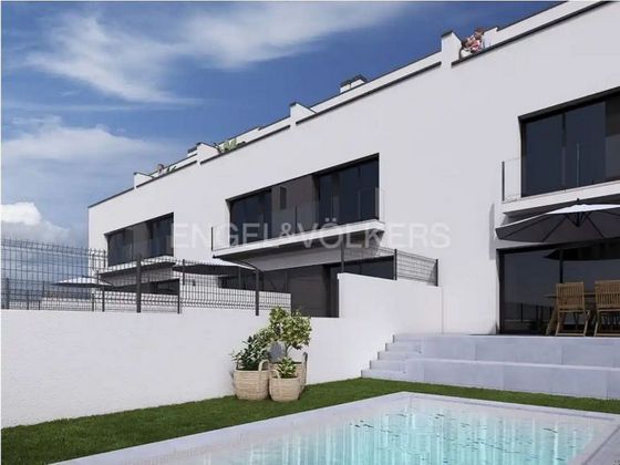 Foto 1 de Casa nova en venda a La Collada - Sis Camins - Fondo Somella - Santa Maria de 4 habitacions amb piscina i jardí