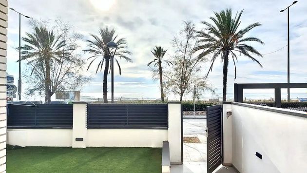 Foto 1 de Piso nuevo en venta en Segur Platja de 3 habitaciones con jardín y aire acondicionado