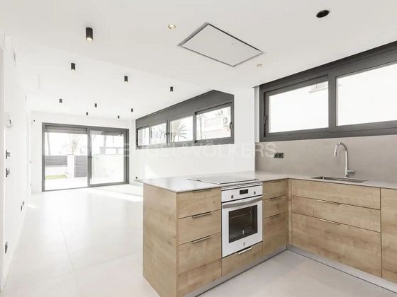 Foto 2 de Piso nuevo en venta en Segur Platja de 3 habitaciones con jardín y aire acondicionado