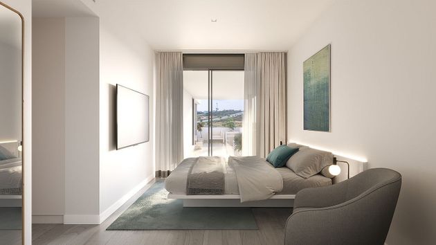 Foto 1 de Venta de piso nuevo en urbanización Camarate Golf de 3 habitaciones con piscina y ascensor