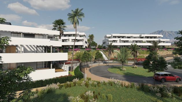 Foto 1 de Venta de piso nuevo en urbanización Camarate Golf de 2 habitaciones con piscina y aire acondicionado