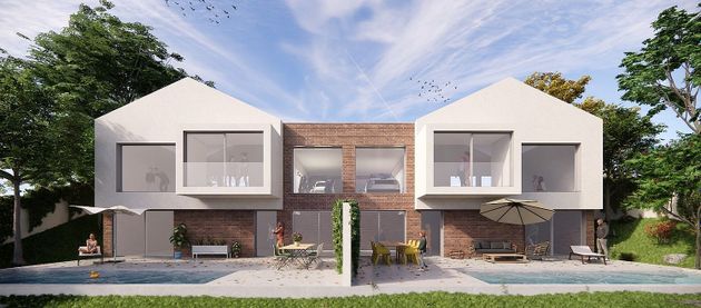 Foto 1 de Casa nova en venda a calle Pintura de 3 habitacions amb jardí i aire acondicionat