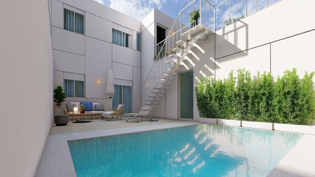 Foto 2 de Casa nova en venda a calle Bañuelos de 5 habitacions amb piscina