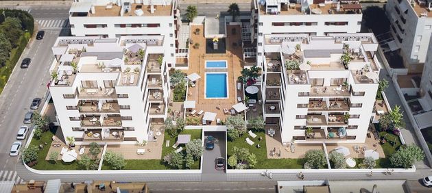 Foto 1 de Piso nuevo en venta en calle De Cossetania de 3 habitaciones con piscina y jardín