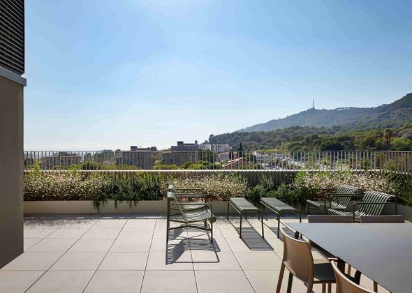 Foto 1 de Pis nou en venda a calle Major de Sarrià de 5 habitacions amb piscina i jardí