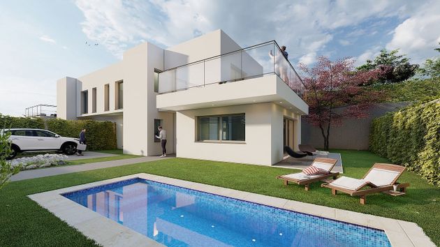 Foto 2 de Casa nova en venda a calle De Las Rozuelas a de 5 habitacions amb piscina i jardí