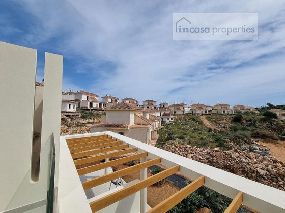 Foto 2 de Casa nueva en venta en calle Des Castellot de 3 habitaciones con piscina y jardín