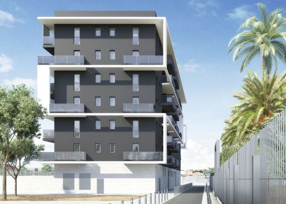 Foto 2 de Venta de piso nuevo en calle Carles Martí Feced de 4 habitaciones con piscina y aire acondicionado