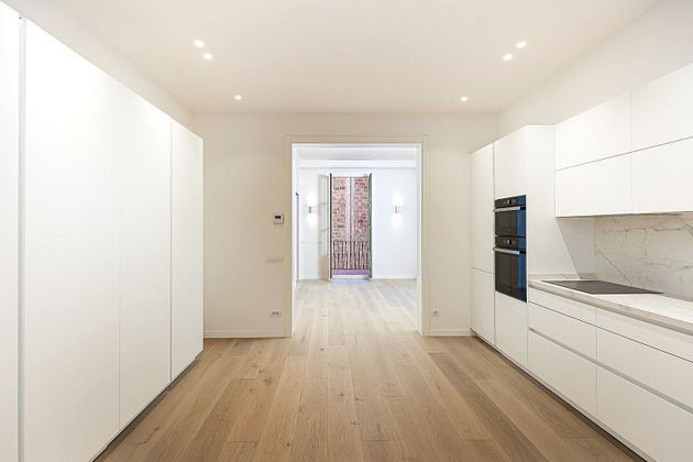 Foto 1 de Venta de piso nuevo en calle Provença de 2 habitaciones con aire acondicionado y ascensor