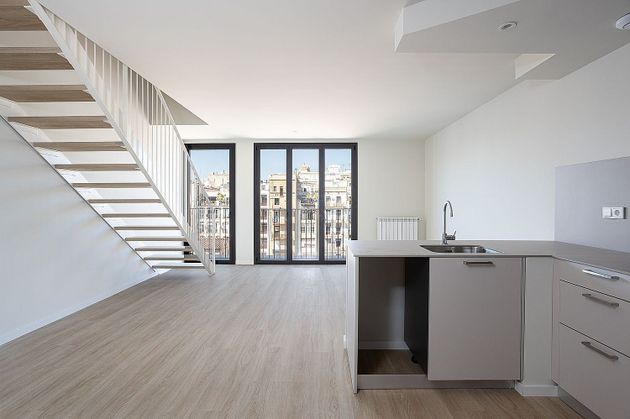 Foto 1 de Venta de piso nuevo en calle Gran Via de Les Corts Catalanes de 3 habitaciones con ascensor