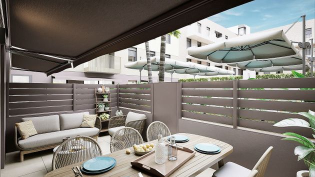 Foto 1 de Venta de piso nuevo en calle De Prat de la Riba de 4 habitaciones con piscina y aire acondicionado
