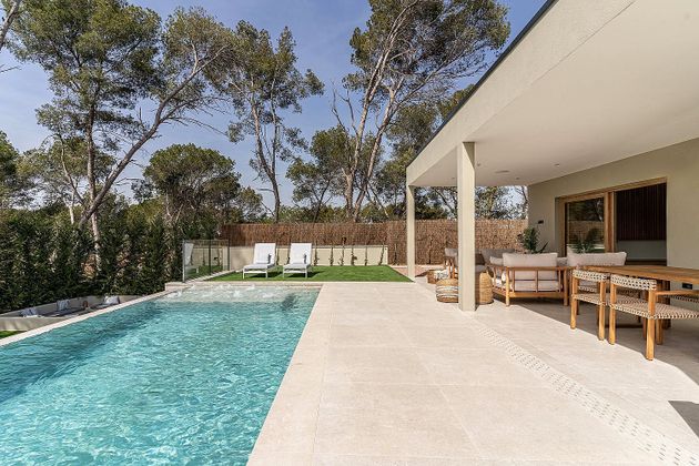 Foto 2 de Casa nova en venda a calle Perdius de 4 habitacions amb piscina i jardí