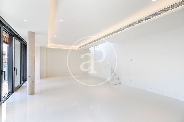 Foto 2 de Piso nuevo en venta en Sant Gervasi - Galvany de 2 habitaciones con piscina y ascensor