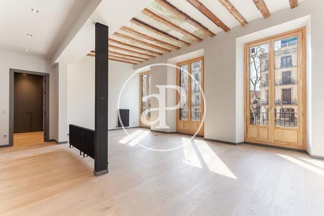 Foto 2 de Piso nuevo en venta en El Gòtic de 3 habitaciones y 166 m²
