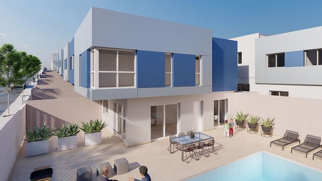 Foto 1 de Casa nueva en venta en calle Simón Orfila de 4 habitaciones con piscina
