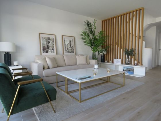 Foto 2 de Casa nova en venda a calle Enrique Torras Huguet de 4 habitacions amb piscina i jardí