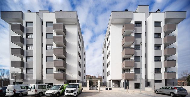 Foto 2 de Venta de piso nuevo en calle Maria Zambrano de 3 habitaciones con piscina y ascensor