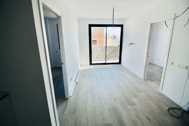 Foto 2 de Venta de piso nuevo en calle Casernes de 2 habitaciones con ascensor