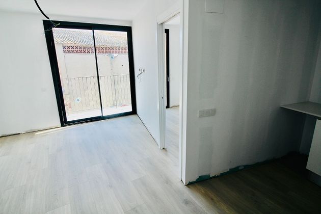 Foto 2 de Venta de piso nuevo en calle Casernes de 3 habitaciones con ascensor