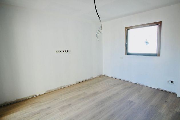 Foto 2 de Pis nou en venda a calle Casernes de 2 habitacions amb ascensor